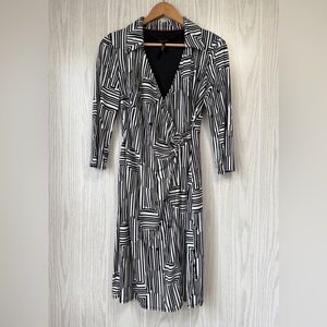 Laundry by Shelli Segal Black / White Geometric Wrap ¾ Sleeves Dress Sz 4 EUC